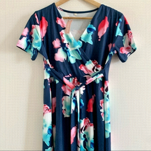 NWT Maternity Floral Macy High Low Stretch Short Sleeve Waist Tie Dress